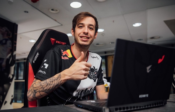 骏凌同时打 骏凌同时打